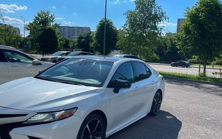 Toyota Camry, 2018 год, 2 230 000 рублей, 2 фотография