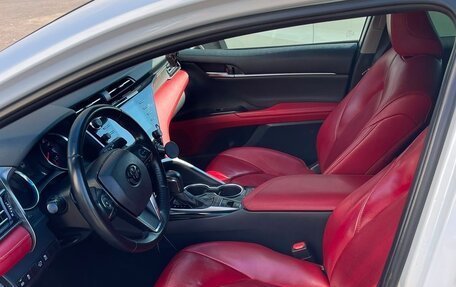 Toyota Camry, 2018 год, 2 230 000 рублей, 9 фотография