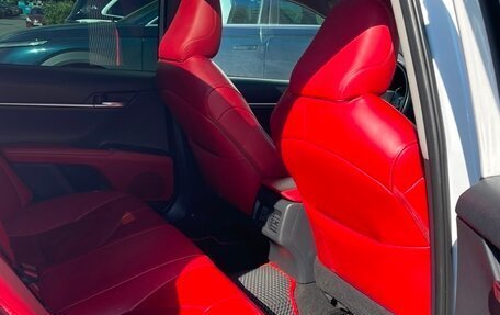 Toyota Camry, 2018 год, 2 230 000 рублей, 10 фотография