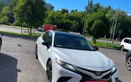 Toyota Camry, 2018 год, 2 230 000 рублей, 3 фотография