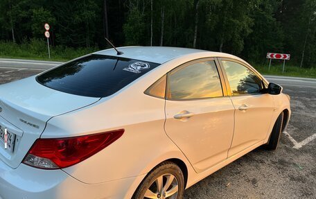 Hyundai Solaris II рестайлинг, 2011 год, 750 000 рублей, 6 фотография
