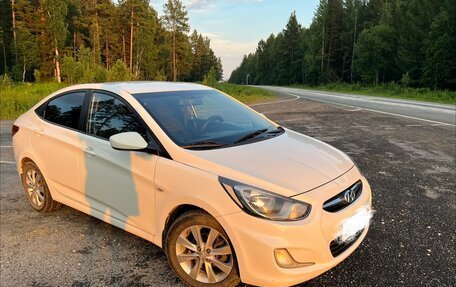 Hyundai Solaris II рестайлинг, 2011 год, 750 000 рублей, 8 фотография