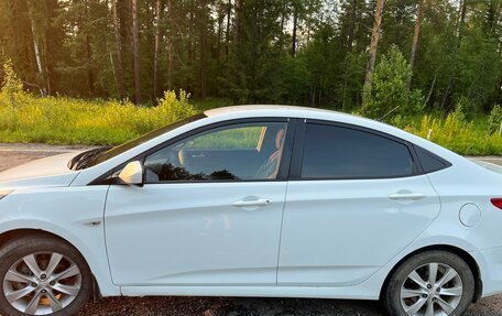 Hyundai Solaris II рестайлинг, 2011 год, 750 000 рублей, 3 фотография