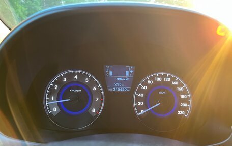 Hyundai Solaris II рестайлинг, 2011 год, 750 000 рублей, 11 фотография