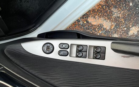 Hyundai Solaris II рестайлинг, 2011 год, 750 000 рублей, 10 фотография