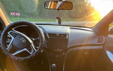 Hyundai Solaris II рестайлинг, 2011 год, 750 000 рублей, 9 фотография