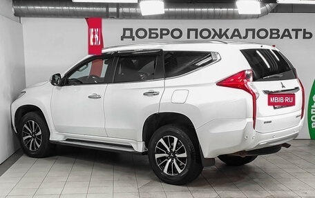 Mitsubishi Pajero Sport III рестайлинг, 2019 год, 3 170 000 рублей, 7 фотография