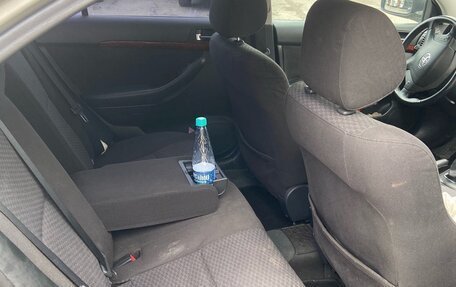 Toyota Avensis III рестайлинг, 2003 год, 590 000 рублей, 7 фотография
