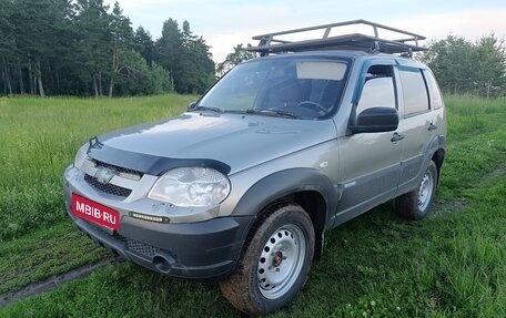 Chevrolet Niva I рестайлинг, 2011 год, 320 000 рублей, 1 фотография