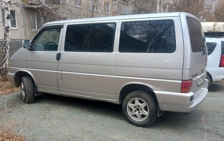 Volkswagen Caravelle T4, 2001 год, 1 390 000 рублей, 3 фотография