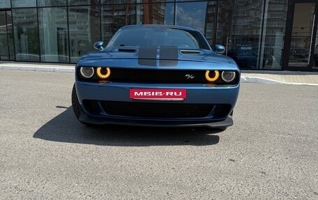Dodge Challenger III рестайлинг 2, 2022 год, 5 000 500 рублей, 2 фотография
