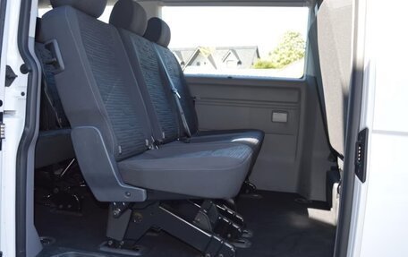 Volkswagen Caravelle T6 рестайлинг, 2022 год, 3 575 000 рублей, 8 фотография