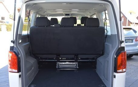 Volkswagen Caravelle T6 рестайлинг, 2022 год, 3 575 000 рублей, 10 фотография