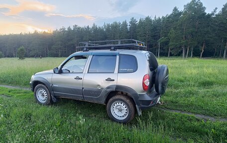 Chevrolet Niva I рестайлинг, 2011 год, 320 000 рублей, 3 фотография
