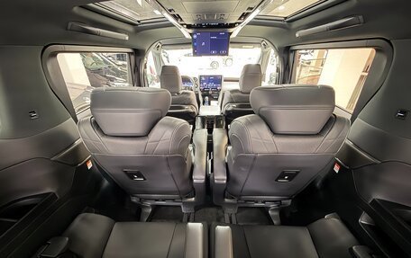 Toyota Alphard, 2025 год, 13 999 000 рублей, 35 фотография