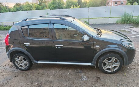 Renault Sandero I, 2013 год, 650 000 рублей, 2 фотография