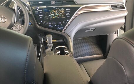 Toyota Camry, 2020 год, 3 190 000 рублей, 4 фотография