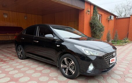 Hyundai Solaris II рестайлинг, 2021 год, 900 000 рублей, 10 фотография