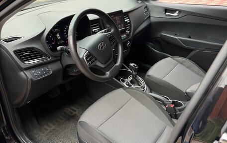 Hyundai Solaris II рестайлинг, 2021 год, 900 000 рублей, 6 фотография