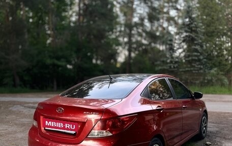 Hyundai Solaris II рестайлинг, 2011 год, 730 000 рублей, 2 фотография
