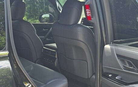 Lexus LX, 2024 год, 15 400 000 рублей, 17 фотография