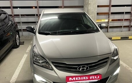 Hyundai Solaris II рестайлинг, 2014 год, 820 000 рублей, 2 фотография