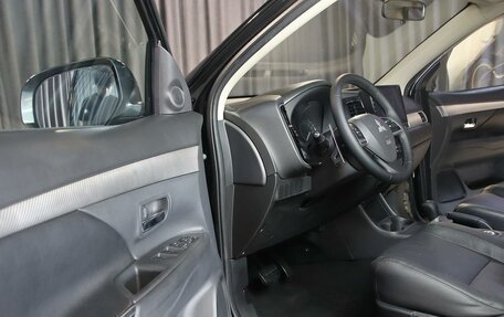 Mitsubishi Outlander III рестайлинг 3, 2013 год, 1 199 000 рублей, 7 фотография