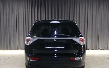 Mitsubishi Outlander III рестайлинг 3, 2013 год, 1 199 000 рублей, 12 фотография