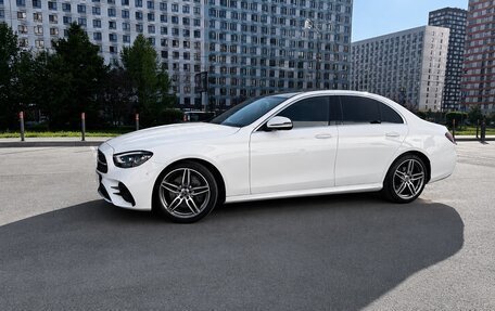 Mercedes-Benz E-Класс, 2020 год, 5 500 000 рублей, 3 фотография