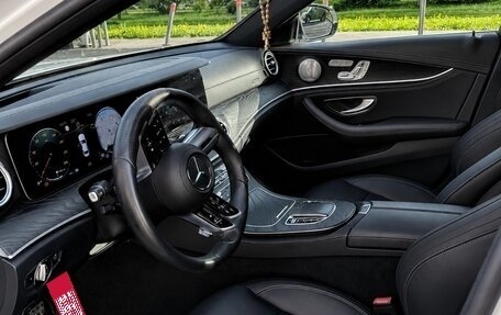 Mercedes-Benz E-Класс, 2020 год, 5 500 000 рублей, 10 фотография