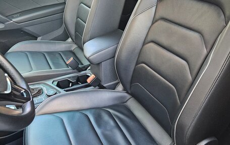 Volkswagen Tiguan II, 2018 год, 2 550 000 рублей, 7 фотография