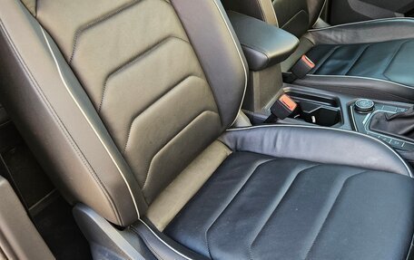 Volkswagen Tiguan II, 2018 год, 2 550 000 рублей, 8 фотография