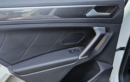 Volkswagen Tiguan II, 2018 год, 2 550 000 рублей, 17 фотография