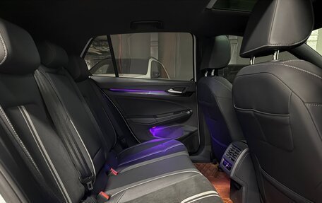 Volkswagen Golf VIII, 2023 год, 2 050 000 рублей, 30 фотография
