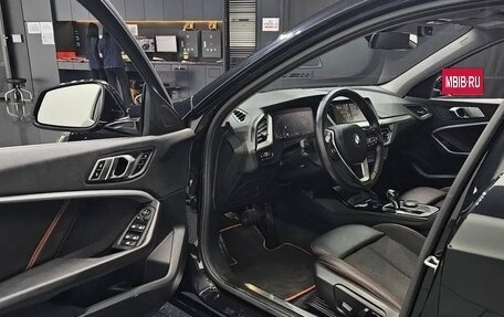 BMW 1 серия, 2022 год, 2 370 000 рублей, 6 фотография