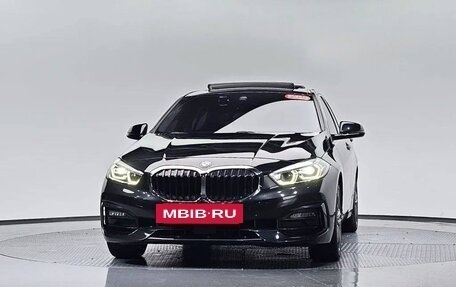 BMW 1 серия, 2022 год, 2 370 000 рублей, 2 фотография