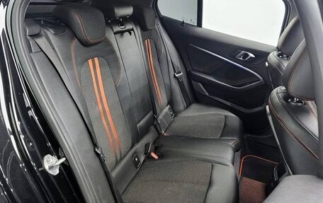 BMW 1 серия, 2022 год, 2 370 000 рублей, 31 фотография