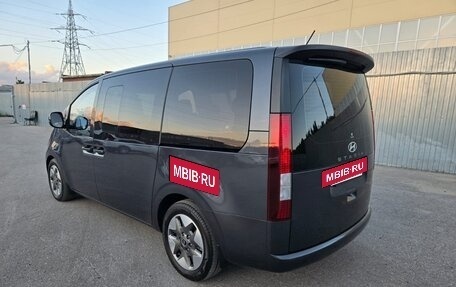 Hyundai Staria, 2024 год, 5 920 000 рублей, 8 фотография