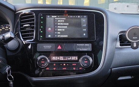 Mitsubishi Outlander III рестайлинг 3, 2017 год, 1 650 000 рублей, 12 фотография