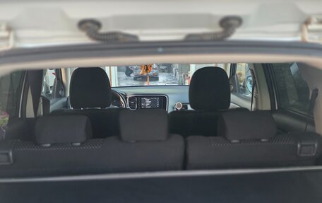Mitsubishi Outlander III рестайлинг 3, 2017 год, 1 650 000 рублей, 14 фотография