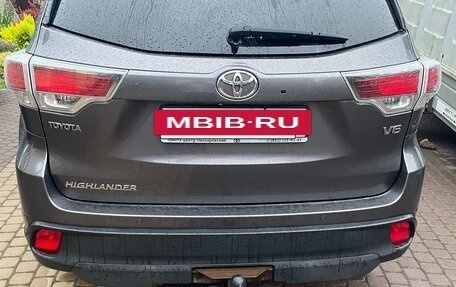 Toyota Highlander III, 2014 год, 3 100 000 рублей, 5 фотография