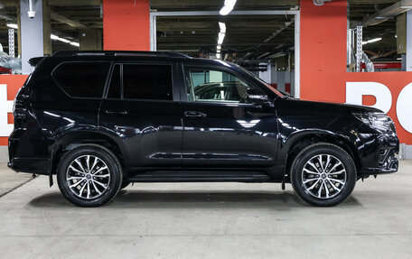 Toyota Land Cruiser Prado 150 рестайлинг 2, 2021 год, 5 849 000 рублей, 5 фотография