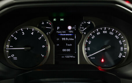 Toyota Land Cruiser Prado 150 рестайлинг 2, 2021 год, 5 849 000 рублей, 14 фотография