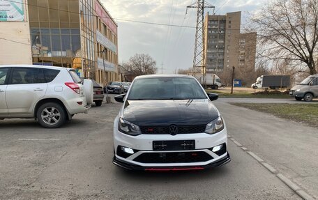 Volkswagen Polo VI (EU Market), 2018 год, 1 800 000 рублей, 2 фотография
