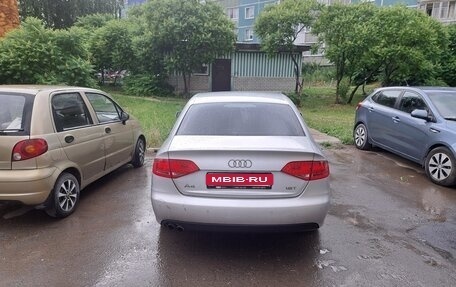 Audi A4, 2010 год, 870 000 рублей, 2 фотография