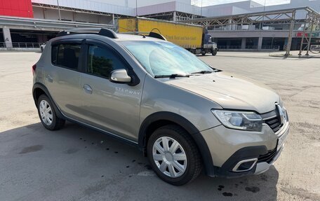 Renault Sandero II рестайлинг, 2018 год, 900 000 рублей, 2 фотография
