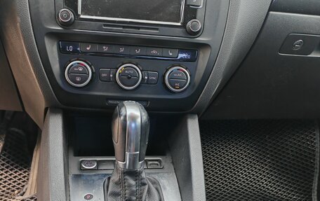 Volkswagen Jetta VI, 2014 год, 730 000 рублей, 3 фотография