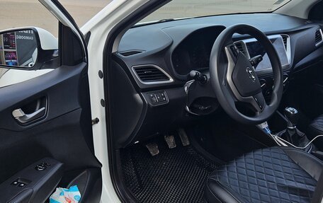 Hyundai Solaris II рестайлинг, 2017 год, 1 080 000 рублей, 7 фотография