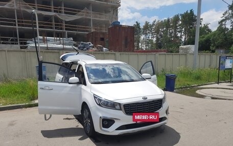 KIA Carnival III, 2019 год, 2 940 000 рублей, 12 фотография