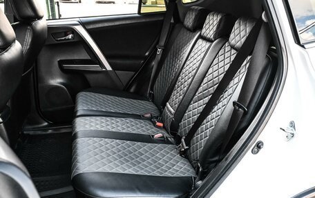 Toyota RAV4, 2016 год, 2 299 000 рублей, 12 фотография